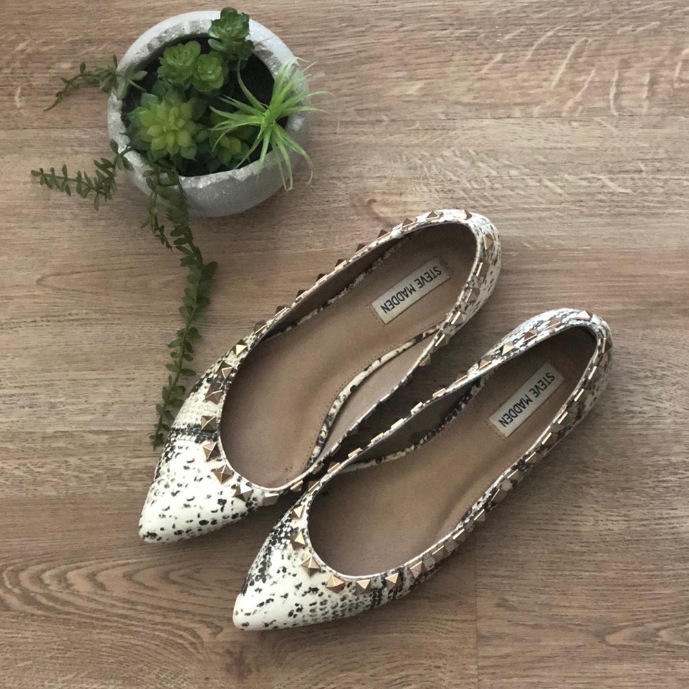 🎉 HP 🎉 Steve Madden Flats